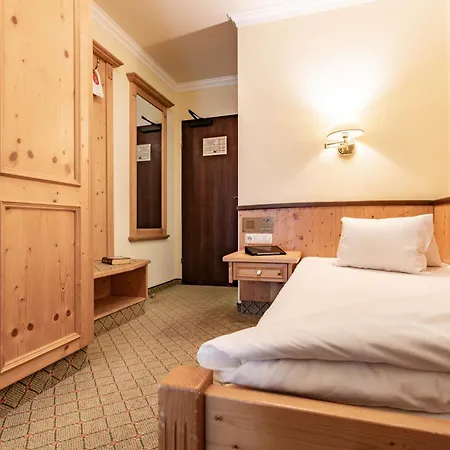 Berghof Gmbh ホテル 4*